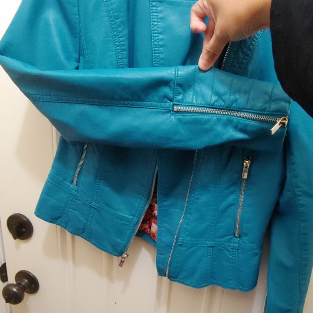 Jacket - Picture 5 of 8